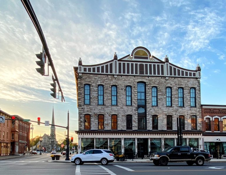 Bent's Opera House front view